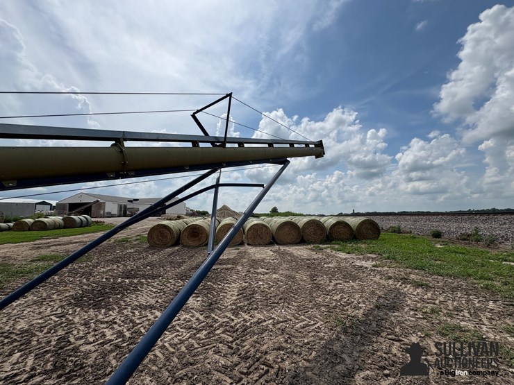 harvest-international-t1052-image-9