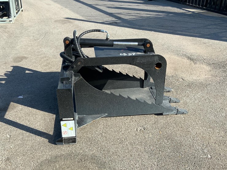 2025-giyi-gy-sgb20-skid-steer-stump-grab-bucket-image-4