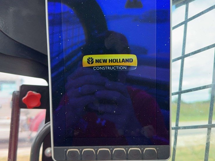 2021-new-holland-c345-image-31