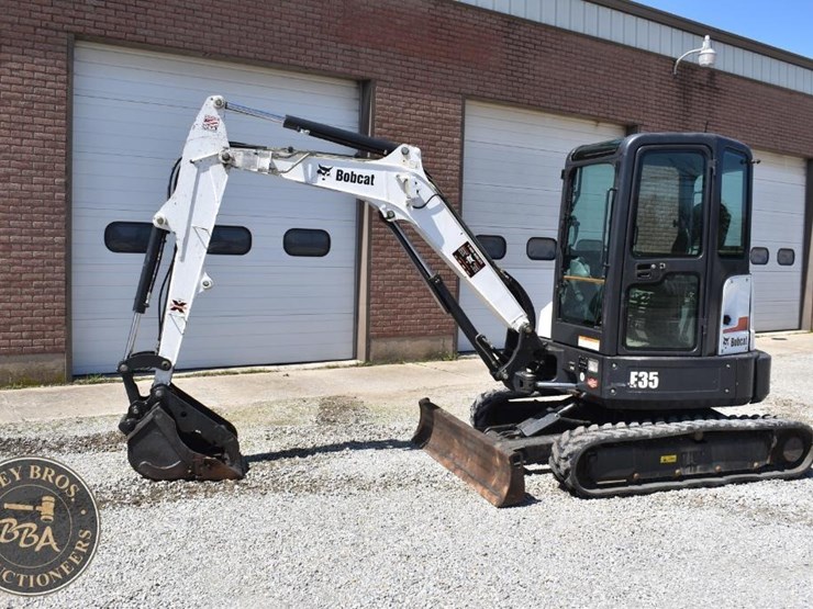 2014-bobcat-e35-image-16