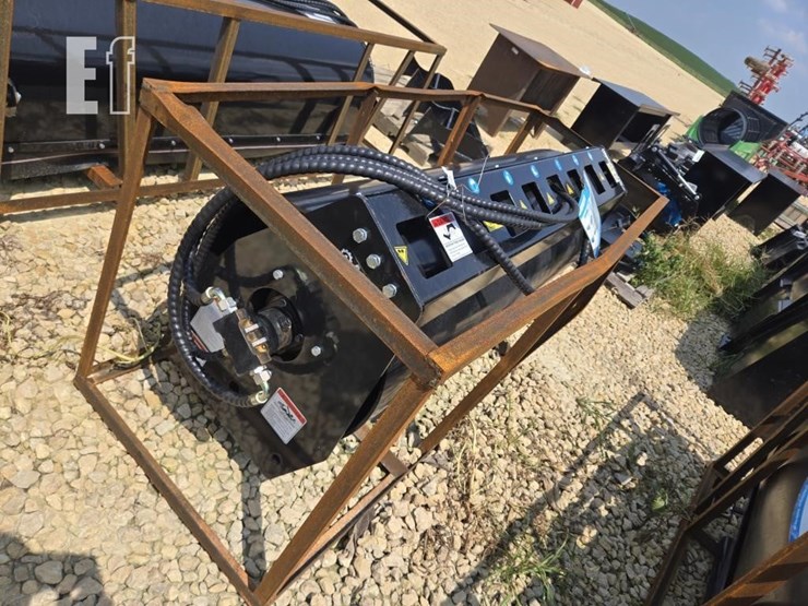 new-mower-king-skid-steer-86"-vibratory-roller-image-4