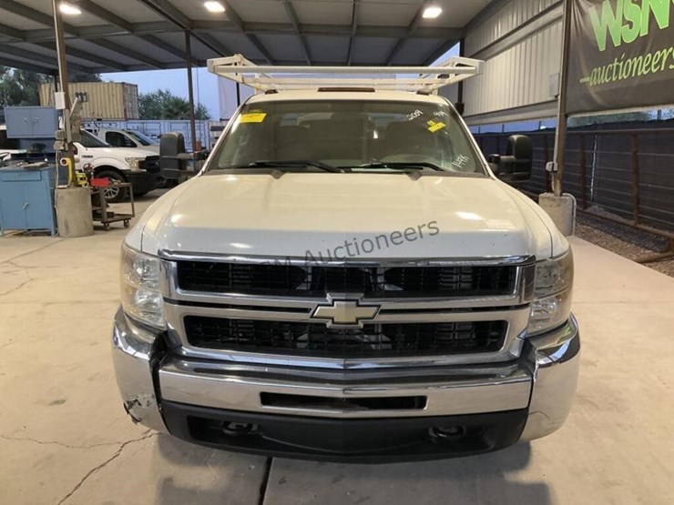 2009-chevrolet-silverado-3500hd-image-3