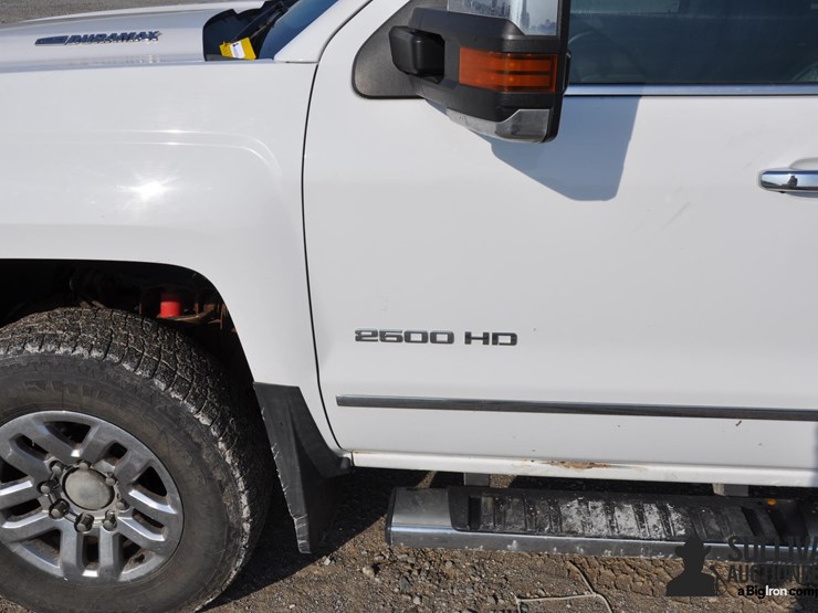 2015-chevrolet-2500-image-13