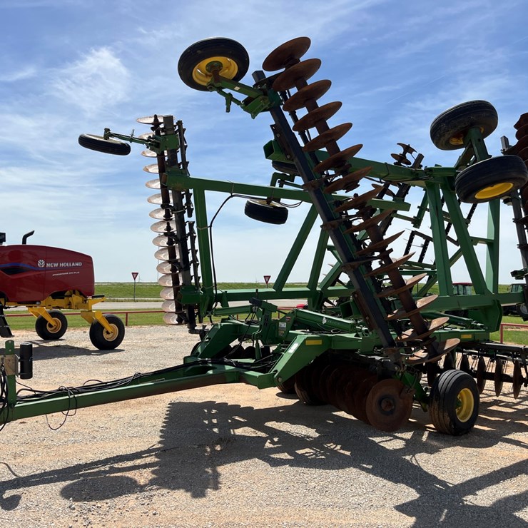 2009 JOHN DEERE 637