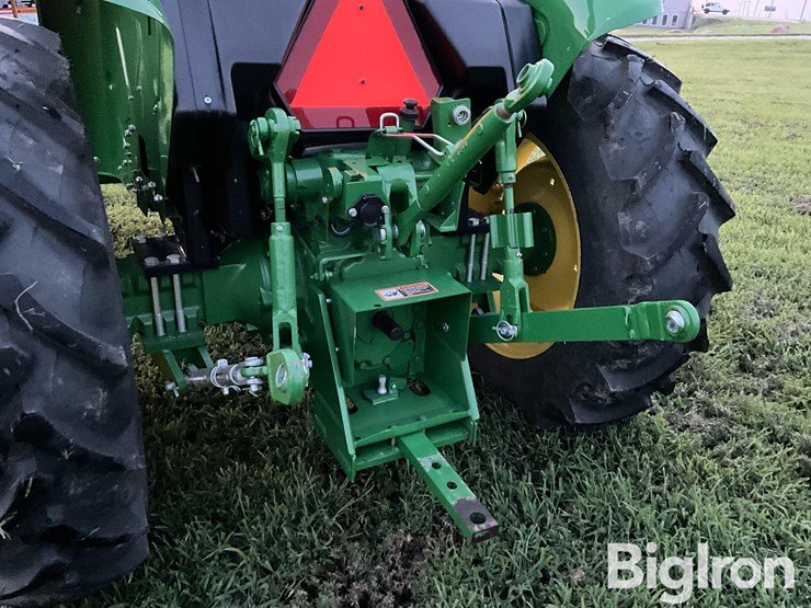 2022-john-deere-5045e-image-17
