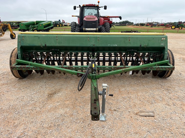 john-deere-8300-image-3