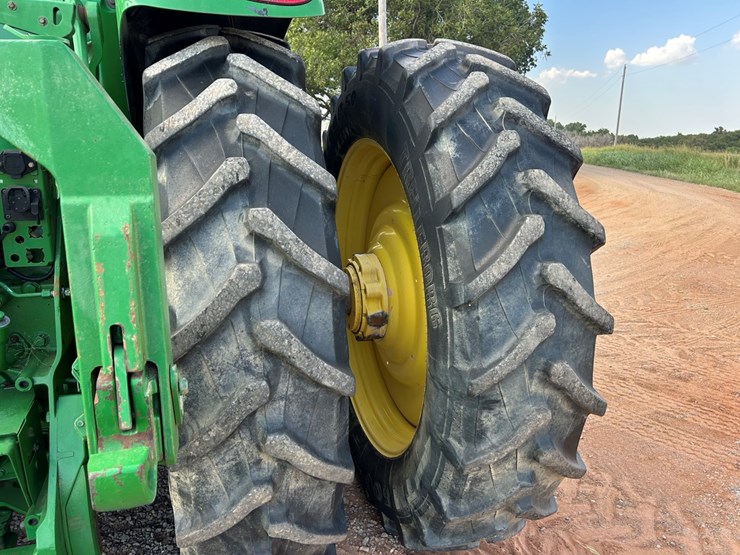 2010-john-deere-8320r-image-5