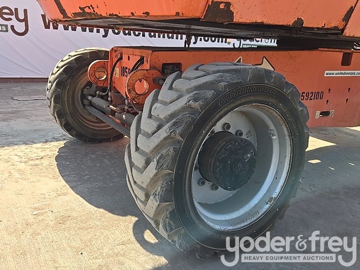2017-jlg-800s-image-18