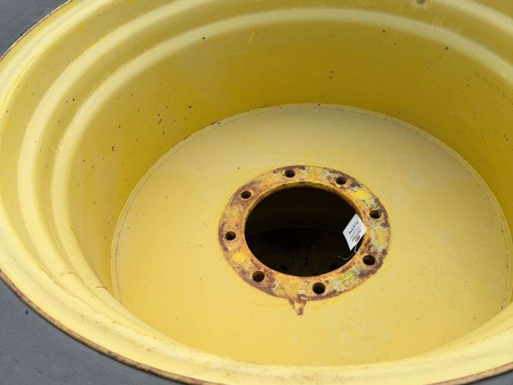 john-deere-8-image-3