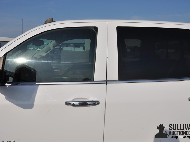 2015-chevrolet-2500-image-15
