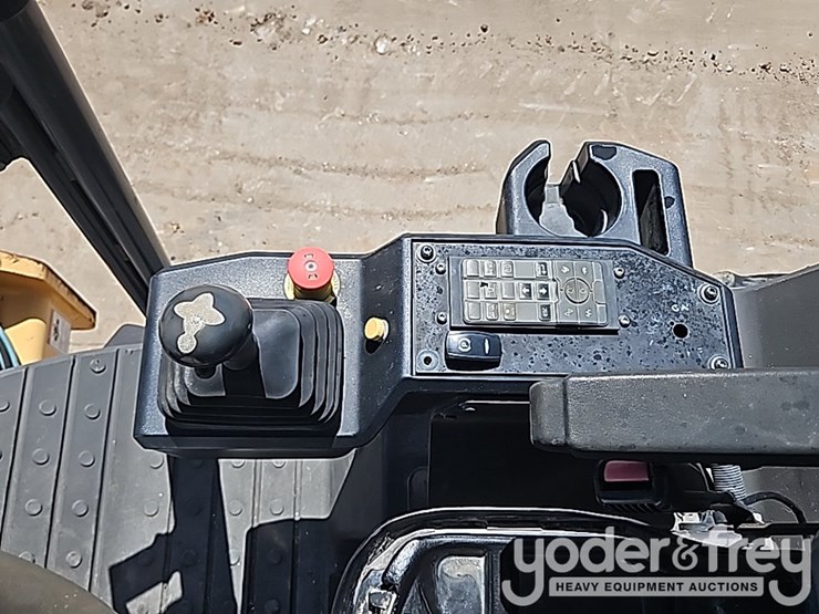 2017-volvo-sd45b-image-33