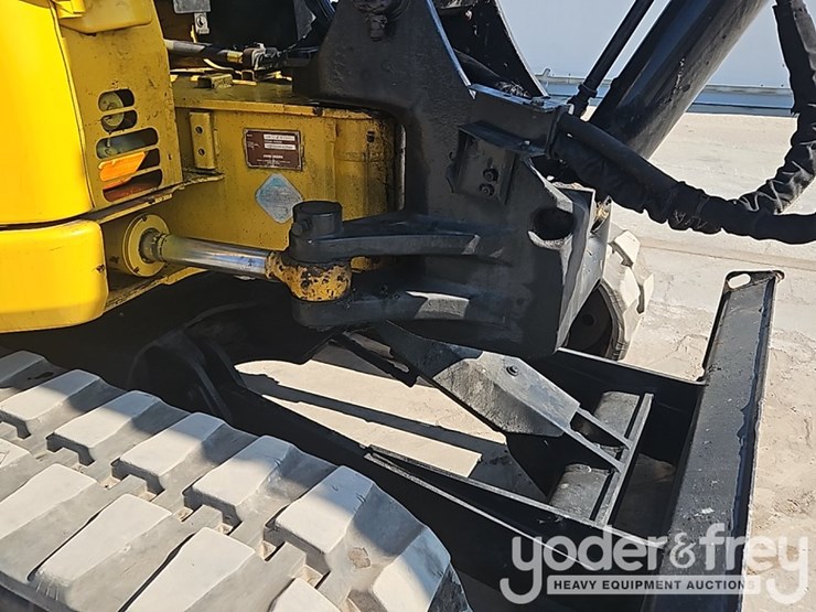 2015-deere-85g-image-14