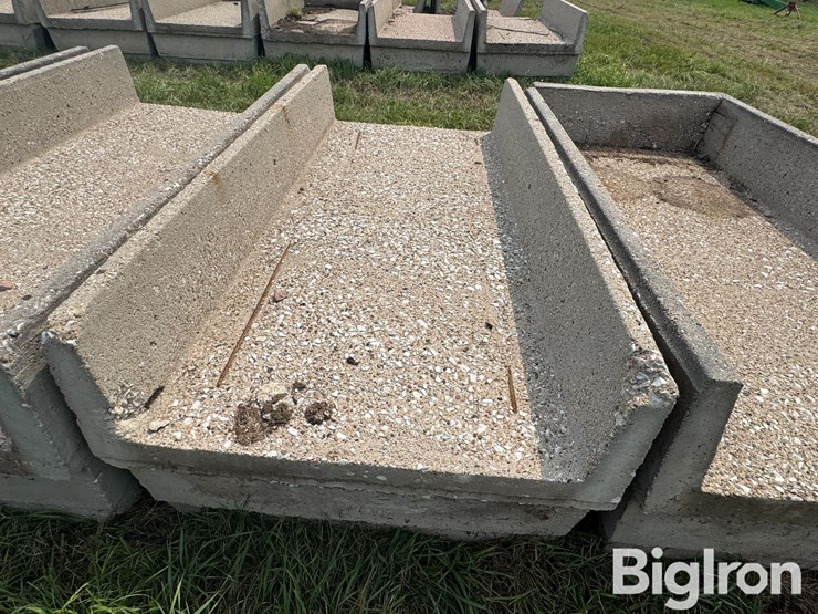 concrete-h-feed-bunks-image-14