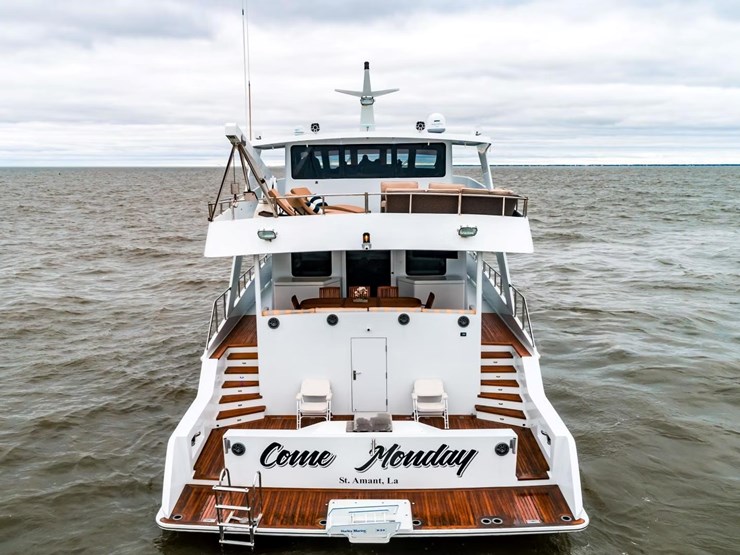 #18-•-2003-breaux-brothers-85'-yacht-|-"come-monday"-image-9
