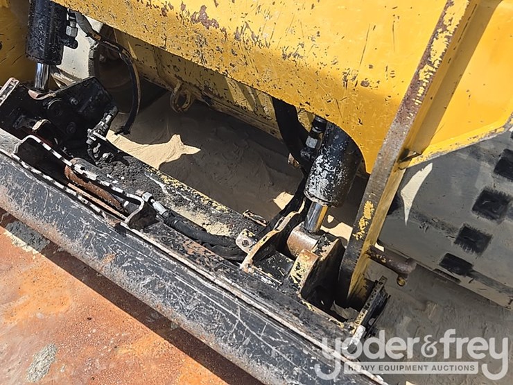 2022-caterpillar-259d3-image-21