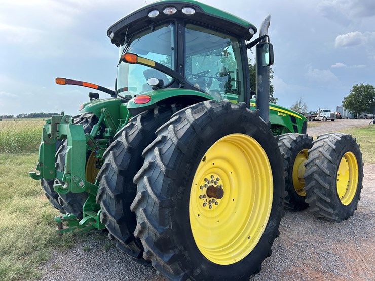 2010-john-deere-8320r-image-31