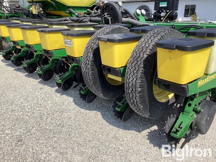 2006-john-deere-1770-image-14