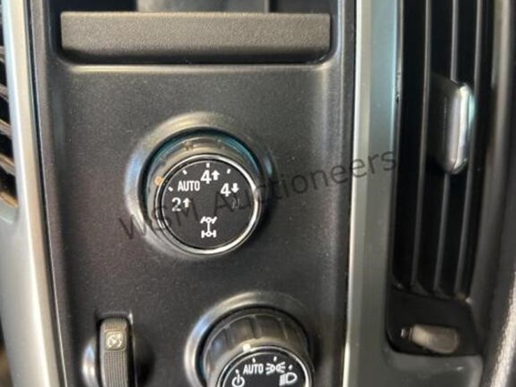 2015-chevrolet-silverado-1500-image-29