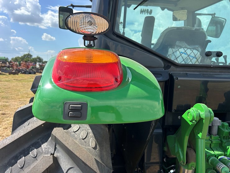 2023-john-deere-6120m-image-10