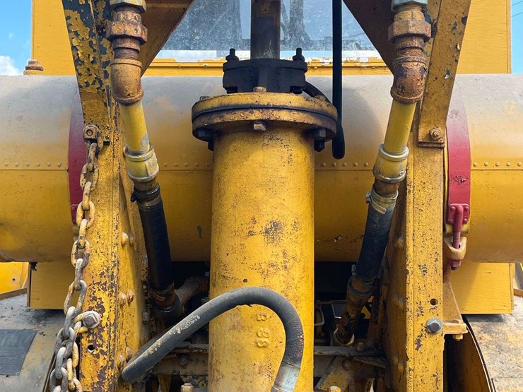 caterpillar-sixty-image-89