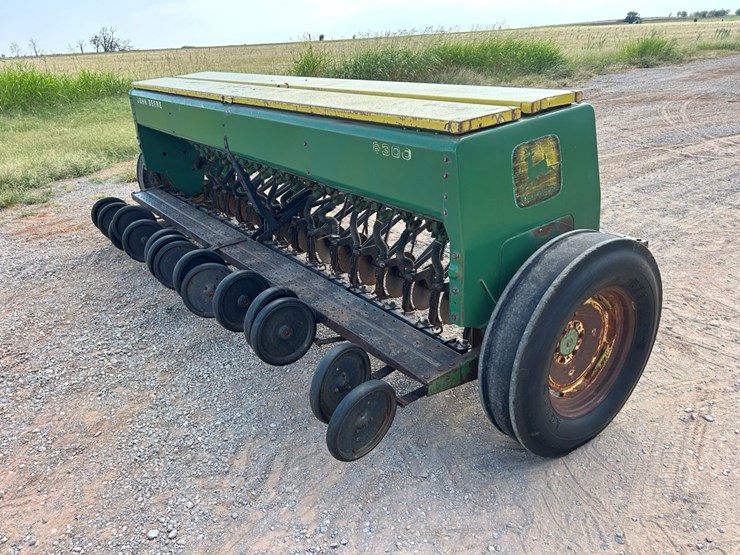 john-deere-8300-image-8