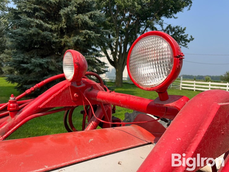 1961-ford-tractor-image-17