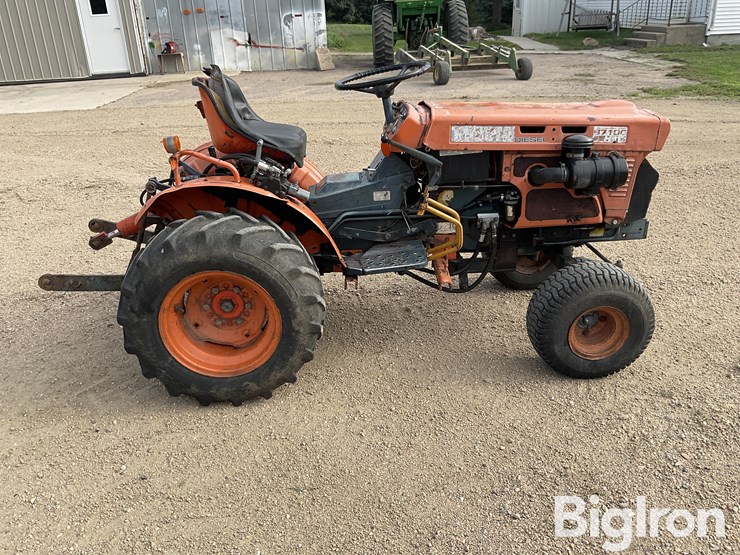 1976-kubota-b7100-image-4