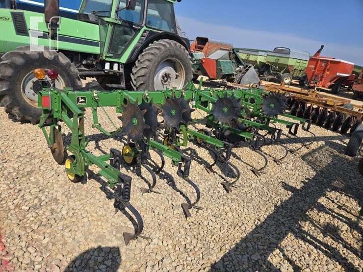 john-deere-825-image-3