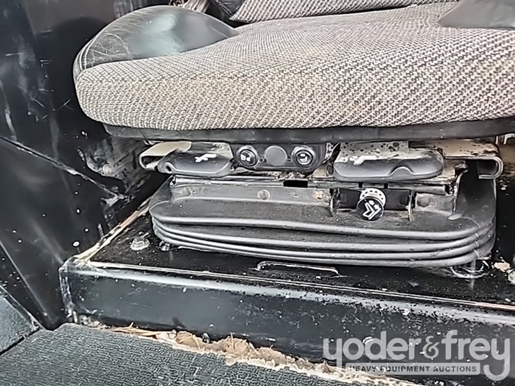 2019-caterpillar-d6n-lgp-image-51
