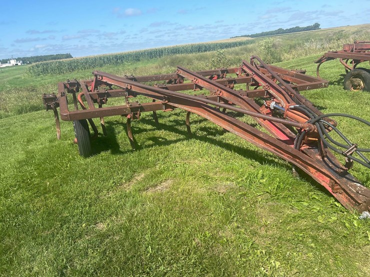 massey-ferguson-14-image-9