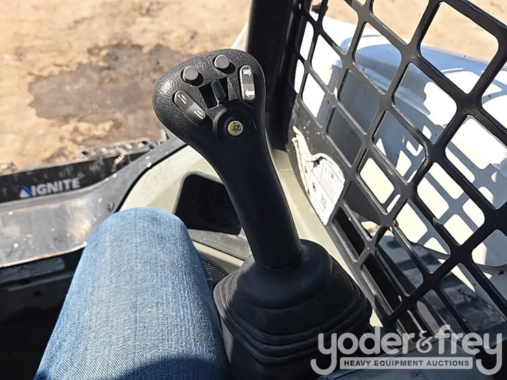 2019-bobcat-t590-image-57