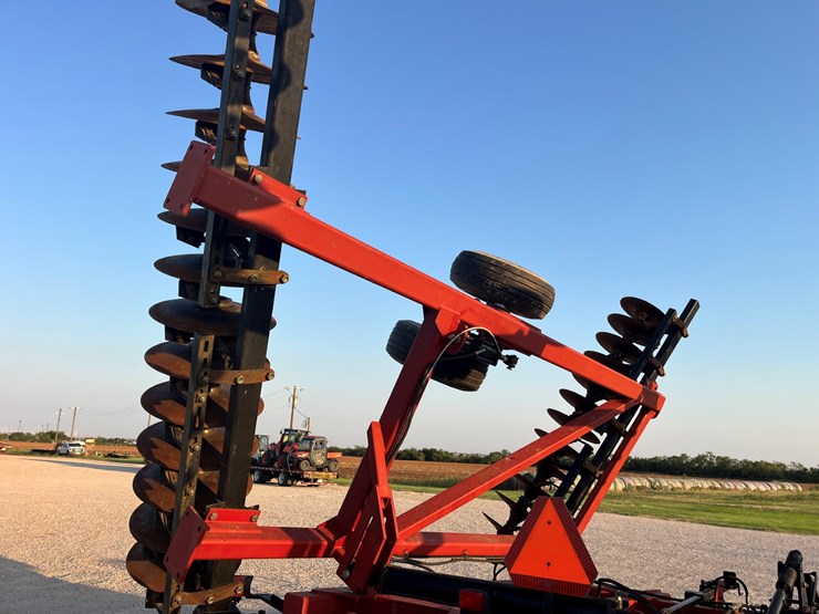 case-ih-370-image-12
