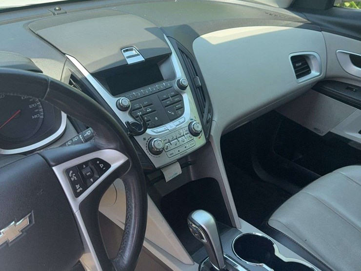 2010-chevrolet-equinox-lt-image-9