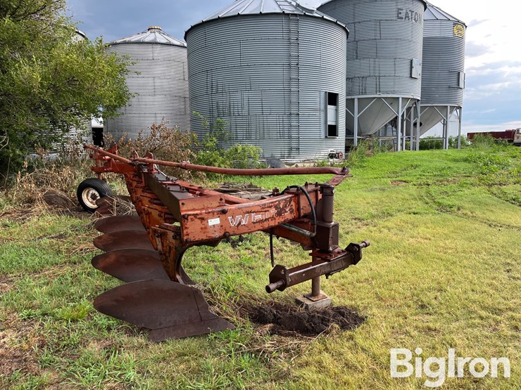 white-6-bottom-plow-image-3