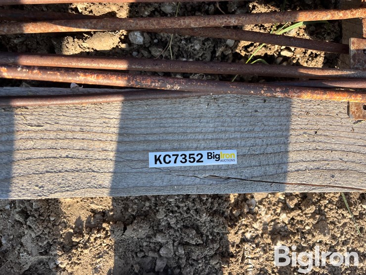 electric-fence-posts-image-12