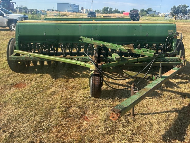john-deere-8300-image-12