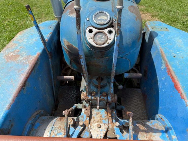 fordson-dexta-image-22