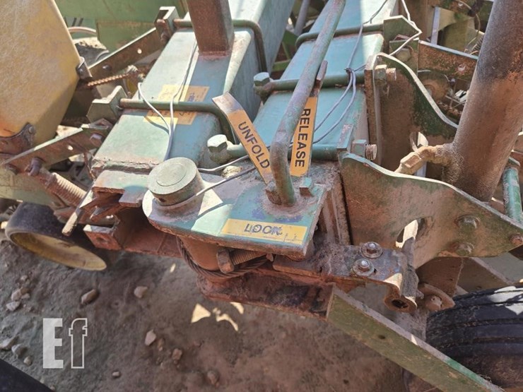 john-deere-7000-image-9
