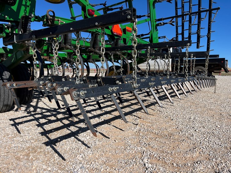 2014-john-deere-2210-image-12
