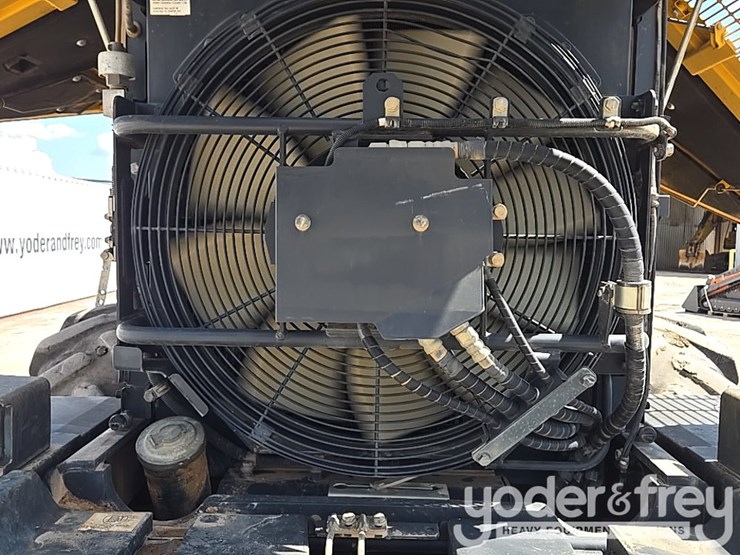 2017-komatsu-wa320-8-image-45
