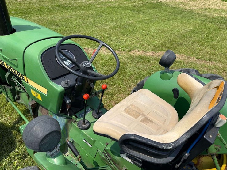 john-deere-2040-image-19