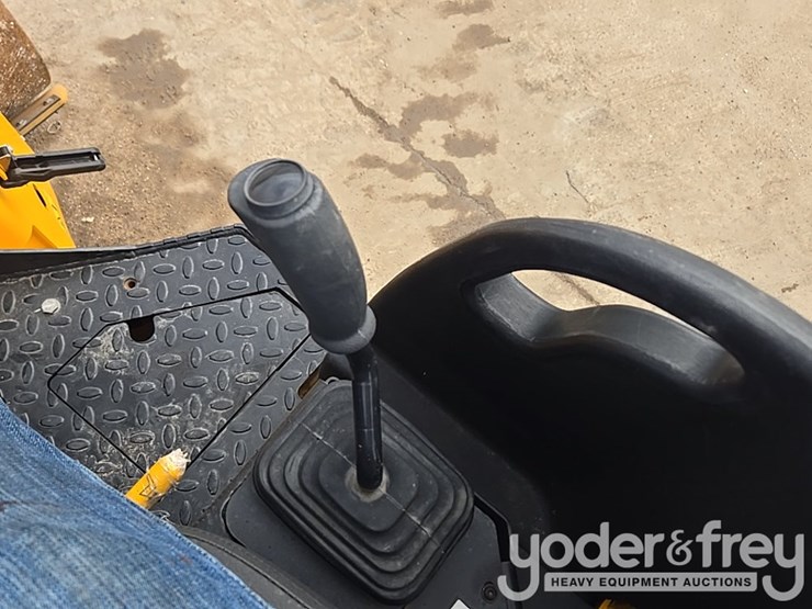 2023-jcb-ct260-120-image-28