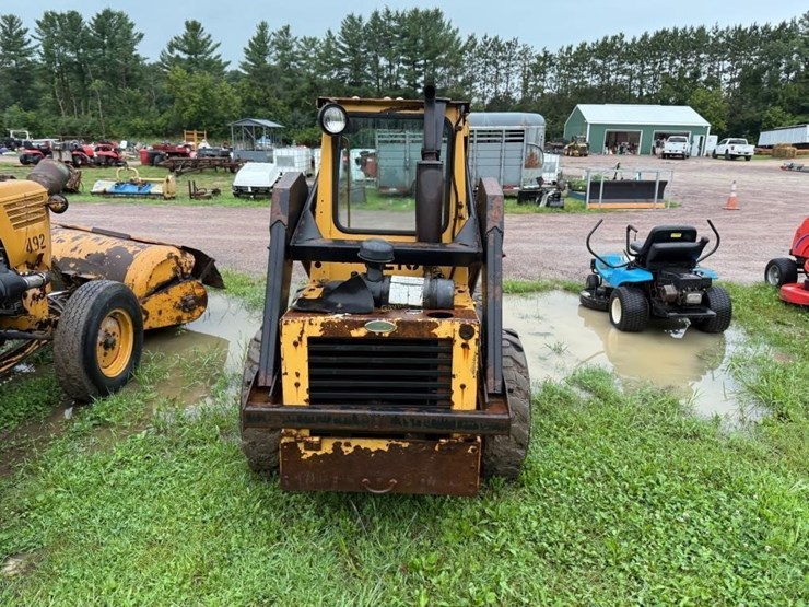 new-holland-l455-image-8