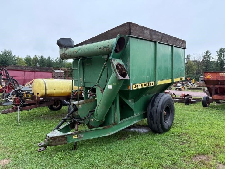 john-deere-400-image-1