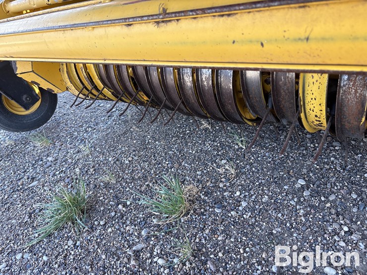 2014-new-holland-roll-belt-560-image-17