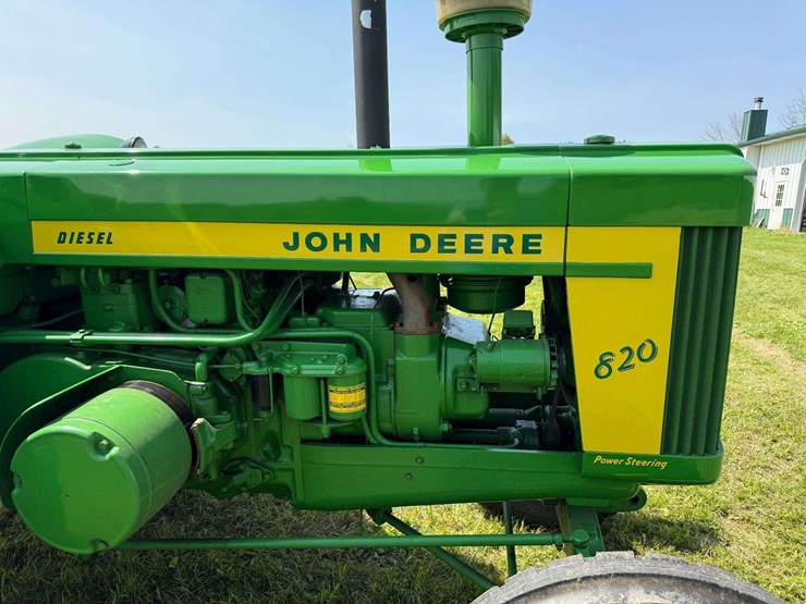 john-deere-820-image-15