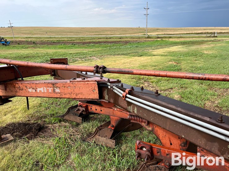 white-6-bottom-plow-image-16