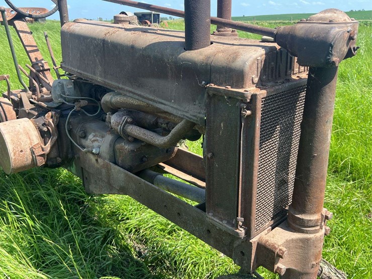 john-deere-model-b-image-10