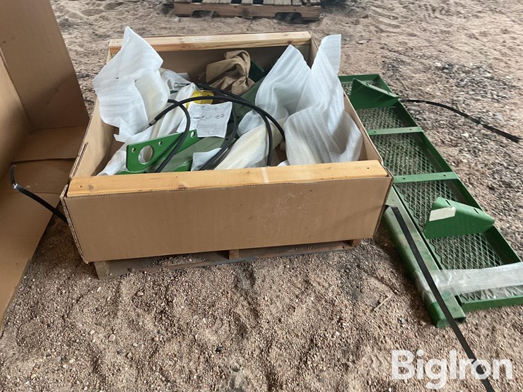 john-deere-148-image-4