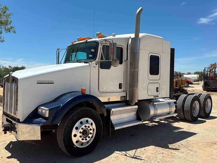 2015-kenworth-t800-image-1